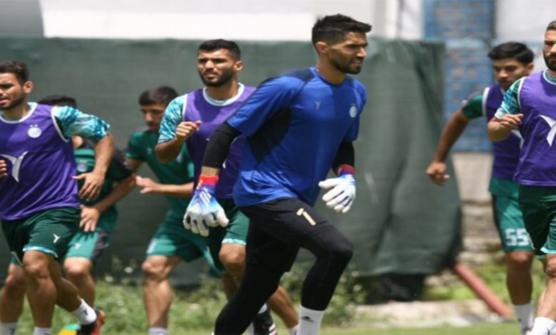 تمرین شبانه مردسال و گلر برتر فوتبال ایران! (عکس)