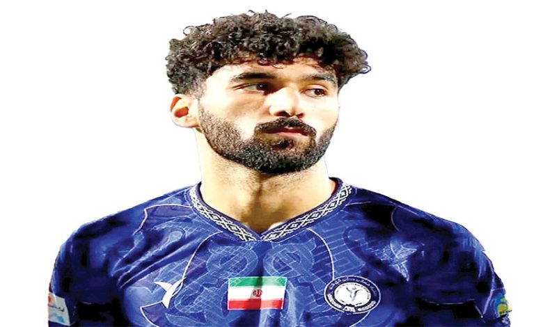 مدافع استقلال، همچنان بی‌اهمیت به حواشی