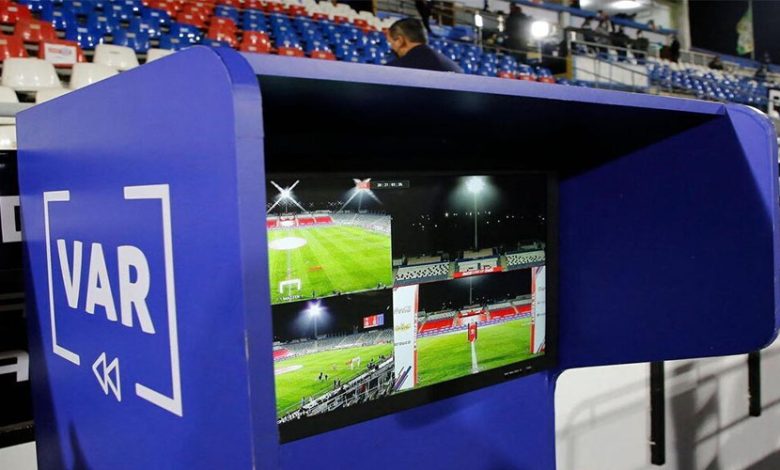 وی‌ای‌آر بازی استقلال در یک اتاق عجیب