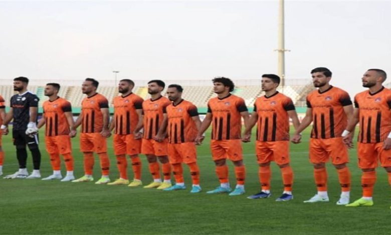 مسمومیت عجیب بازیکنان حریف امروز استقلال