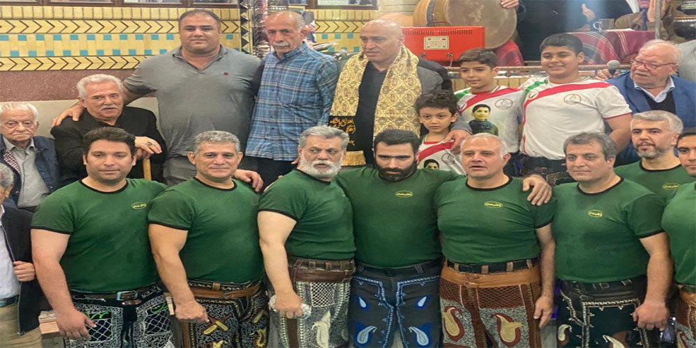 سرمربی سابق استقلال شال پهلوانی گرفت