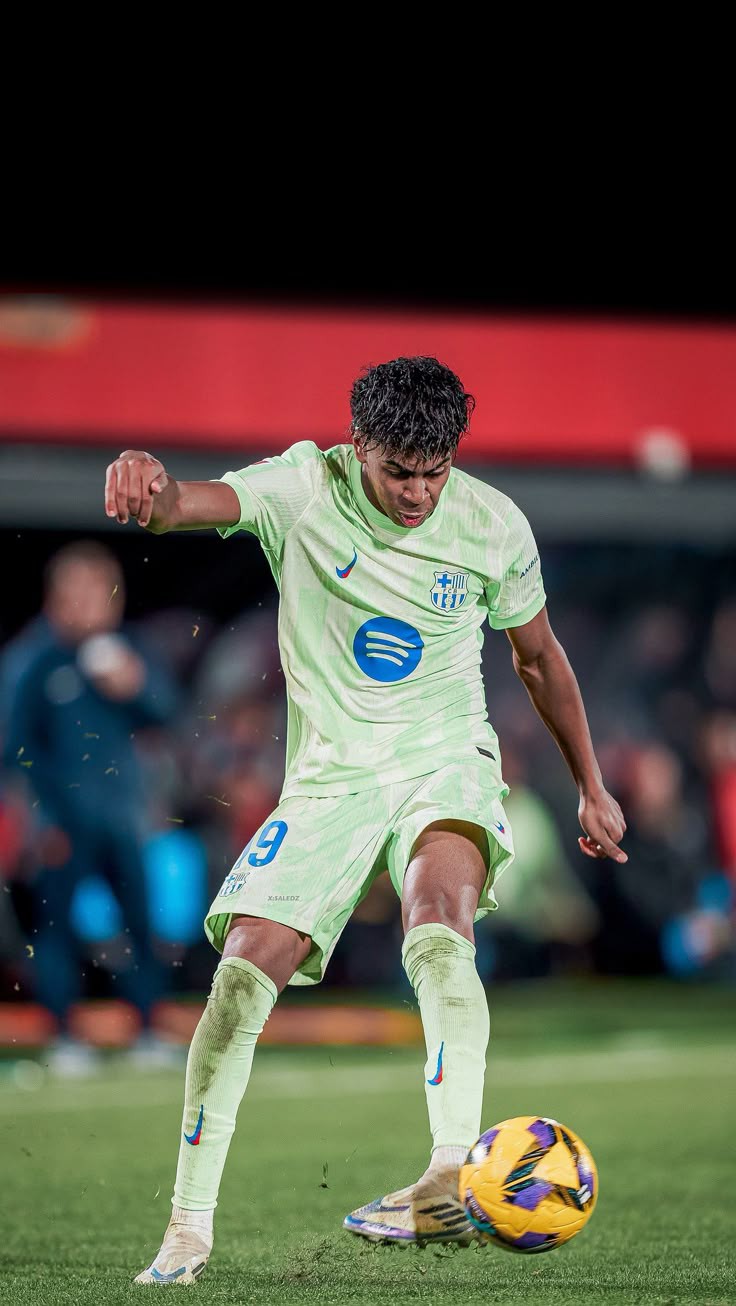 دستمزد لامین یامال در بارسلونا