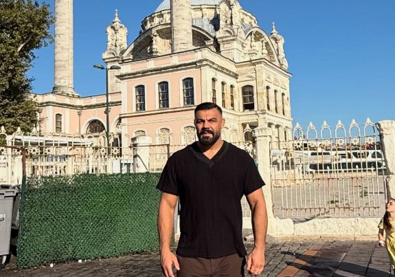 عکس جذاب امیر علی اکبری عکس جذاب امیر علی اکبری