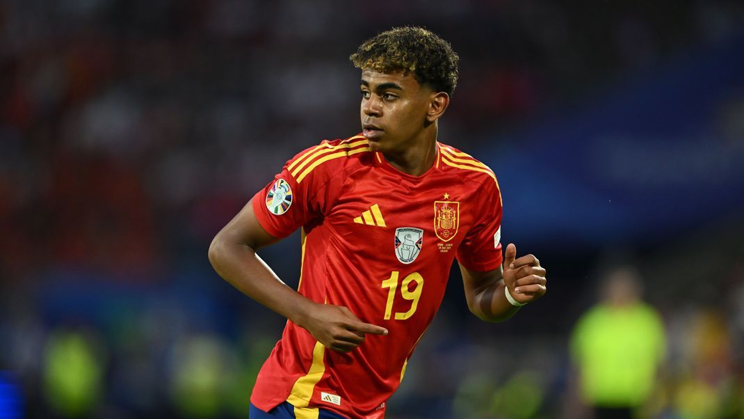 عکس لامین یامال فوتبالیست