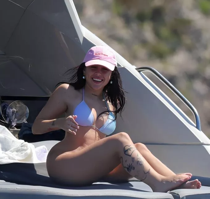 کون نیکی نیکول کون نیکی نیکول