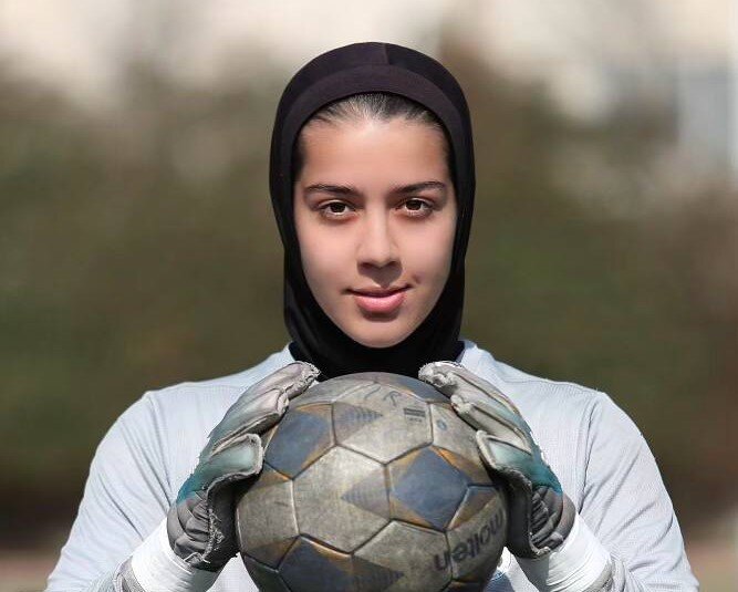 عکس پروفایل آتنا توفیق