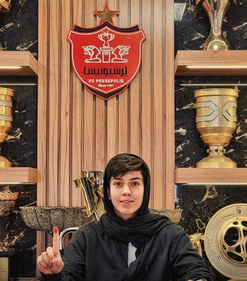 عکس آتنا توفیق دروازه بان