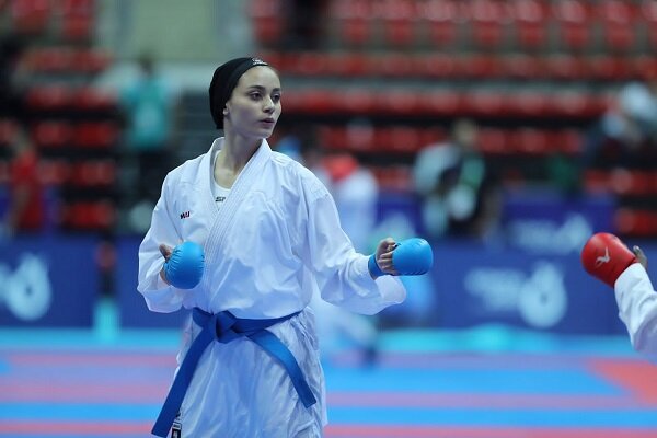 عکس مبینا حیدری کاراته