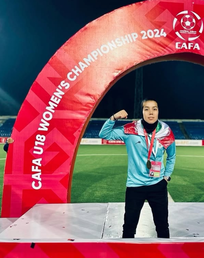 والپیپر آتنا توفیق