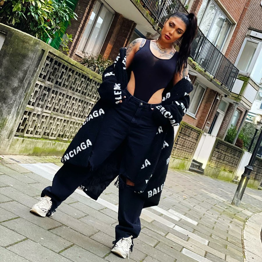 خواننده زن گندم