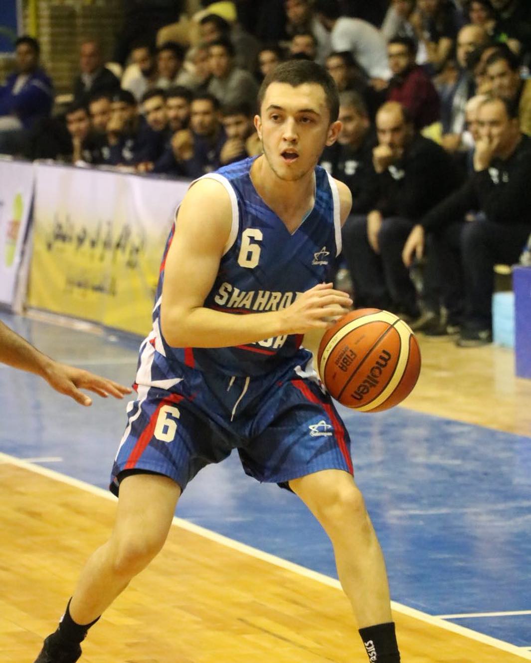 عکس مبین شیخی بسکتبالیست جوان