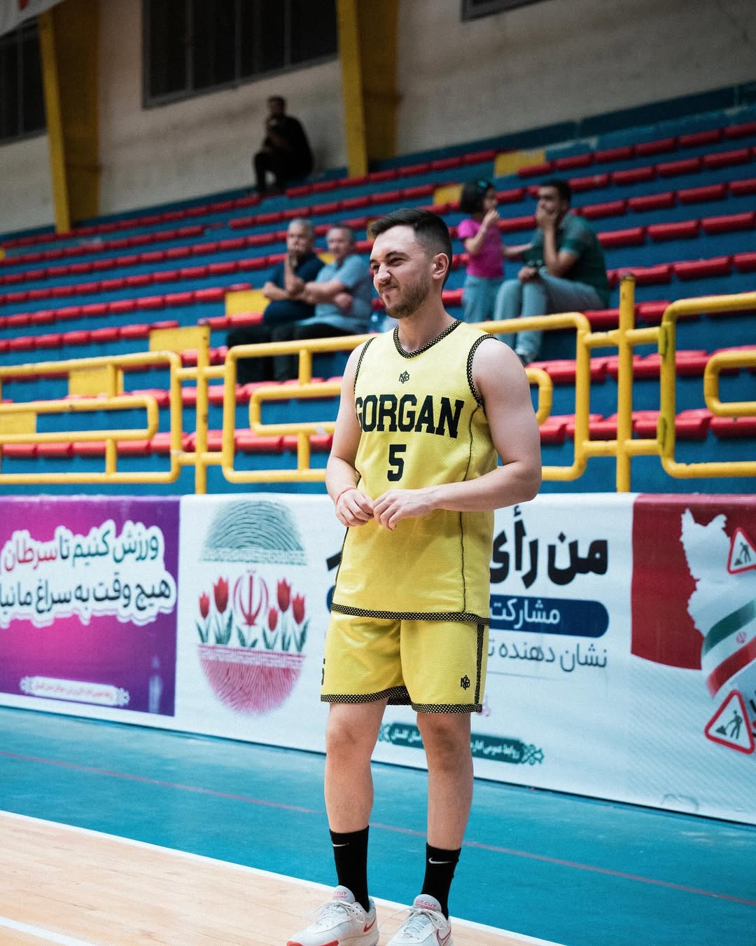 بیوگرافی مبین شیخی