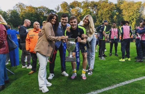 عکس خانوادگی دنیس اکرت عکس خانوادگی دنیس اکرت