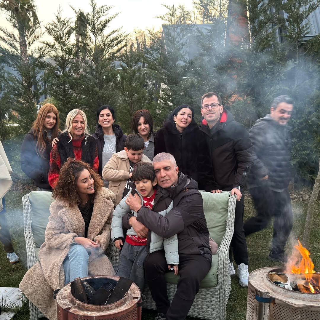 عکس خانوادگی اوزجان دنیز